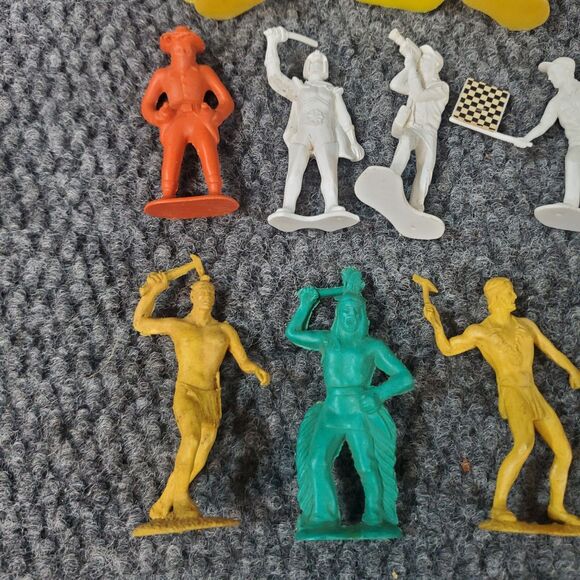 Vtg Toy Figure Lot Marx MPC PP 1960s 1970s Rubber Plastic Yellow White Brown Blu - Picture 6 of 10